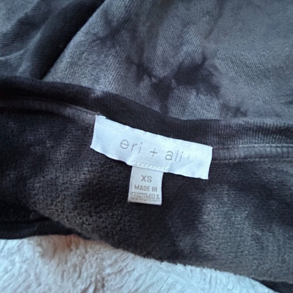 Anthropologie Eri + Ali Women's Tie Dye Sweatshirt Long Sleeve Tee Black Gray XS - Picture 3 of 9